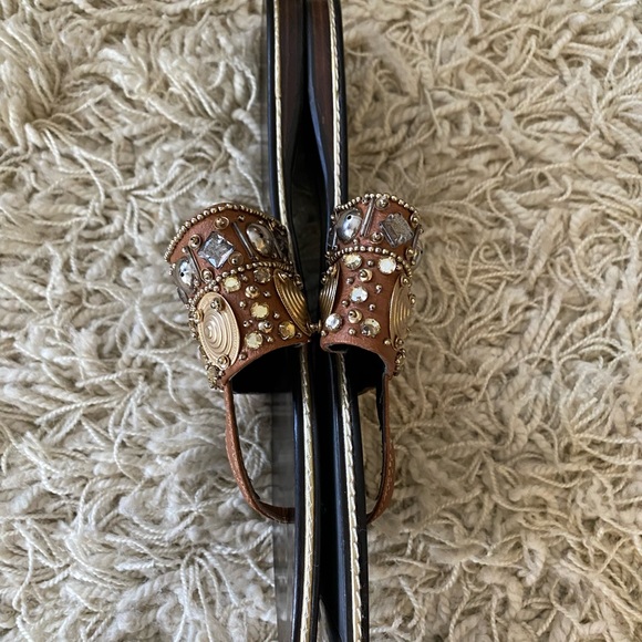 Talbots women’s THONG SANDAL Embellished Flat Sandals size 8.5M - Picture 5 of 5